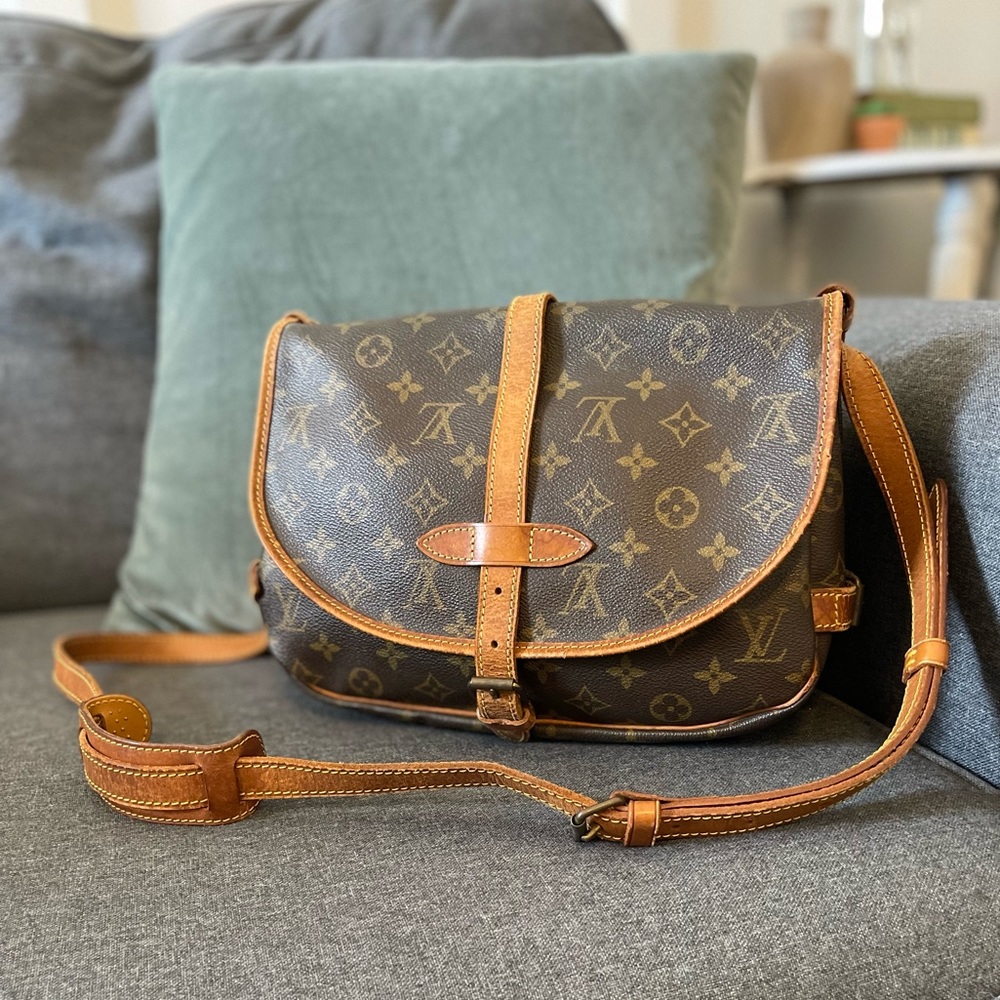 LOUIS VUITTON MONOGRAM SAUMUR 30 bag authentic